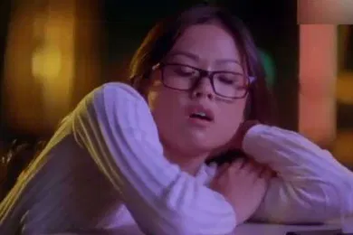 【重口调教】亚裔女孩爱黑屌和手臂一般粗的巨屌妹妹根本承受不住